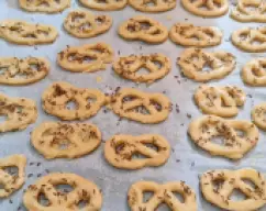 Step <h4>Ponga en el vaso la leche y la levadura,programe 2 min/ 37°C / Vel 2</h4> illustration