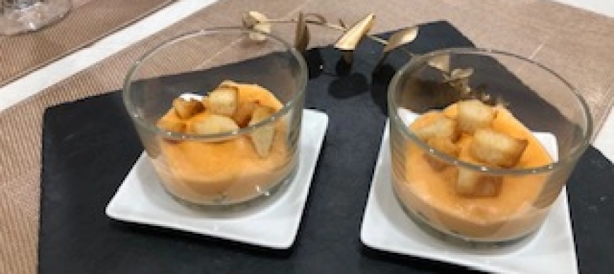 Croquetas en vaso de gambónes y berberechos