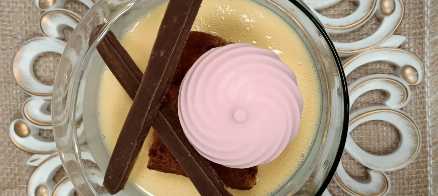 Crema inglesa con bizcocho el plato más esperado.