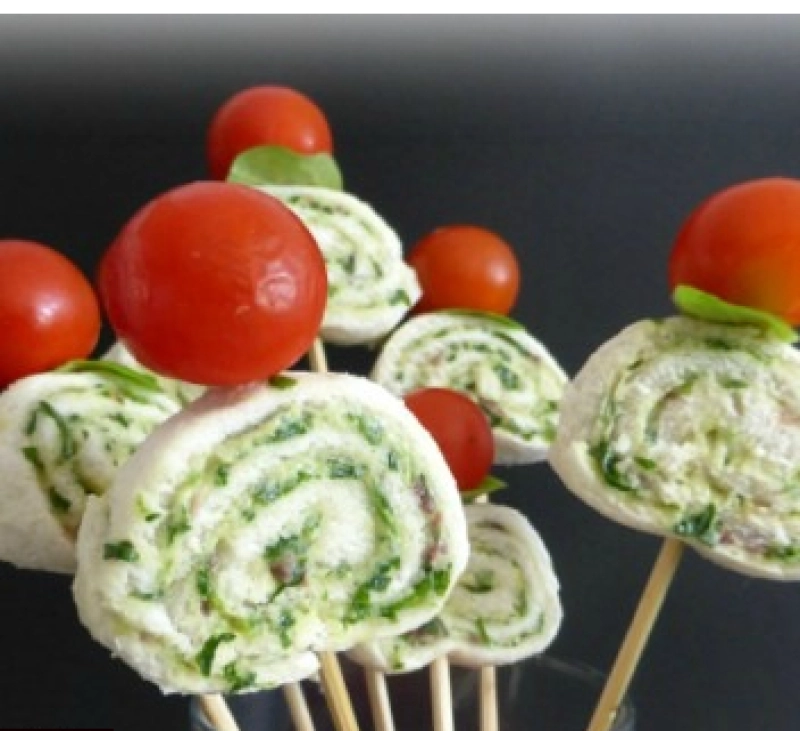 Aperitivos de anchoa con mantequilla de ajo y perejil