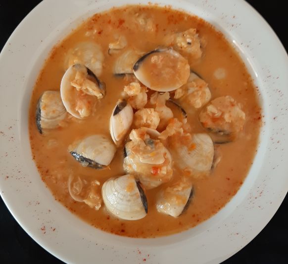 CURRY DE ALMEJAS Y LANGOSTINOS