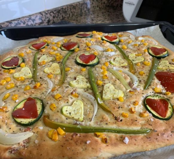 FOCCACIA DE JAMON Y QUESO