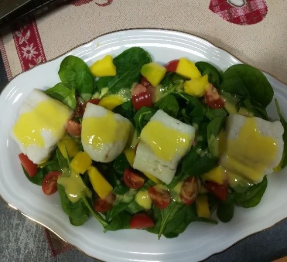 ENSALADA DE BACALAO CON VINAGRETA DE MANGO