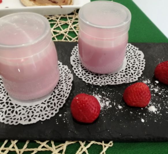 Petit de fresas con gelatina