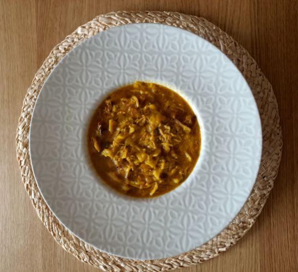 Gazpacho manchego disfruntado de una sabor pero más ligero.